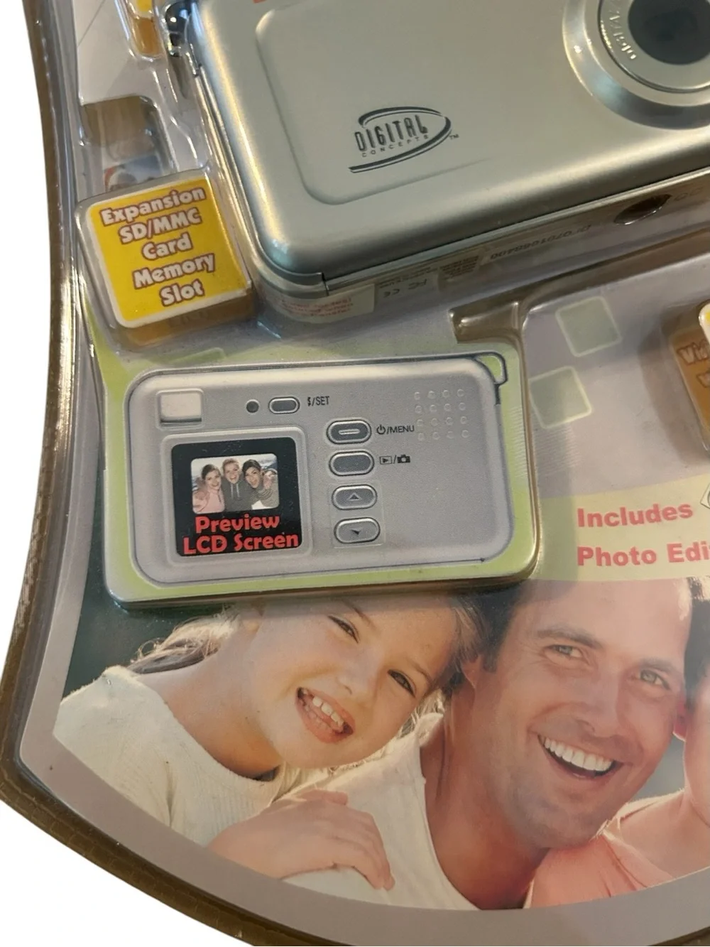 NEW Digital Concepts 21 MP Digital Camera w/Preview Screen 2007 NOS Auto Flash